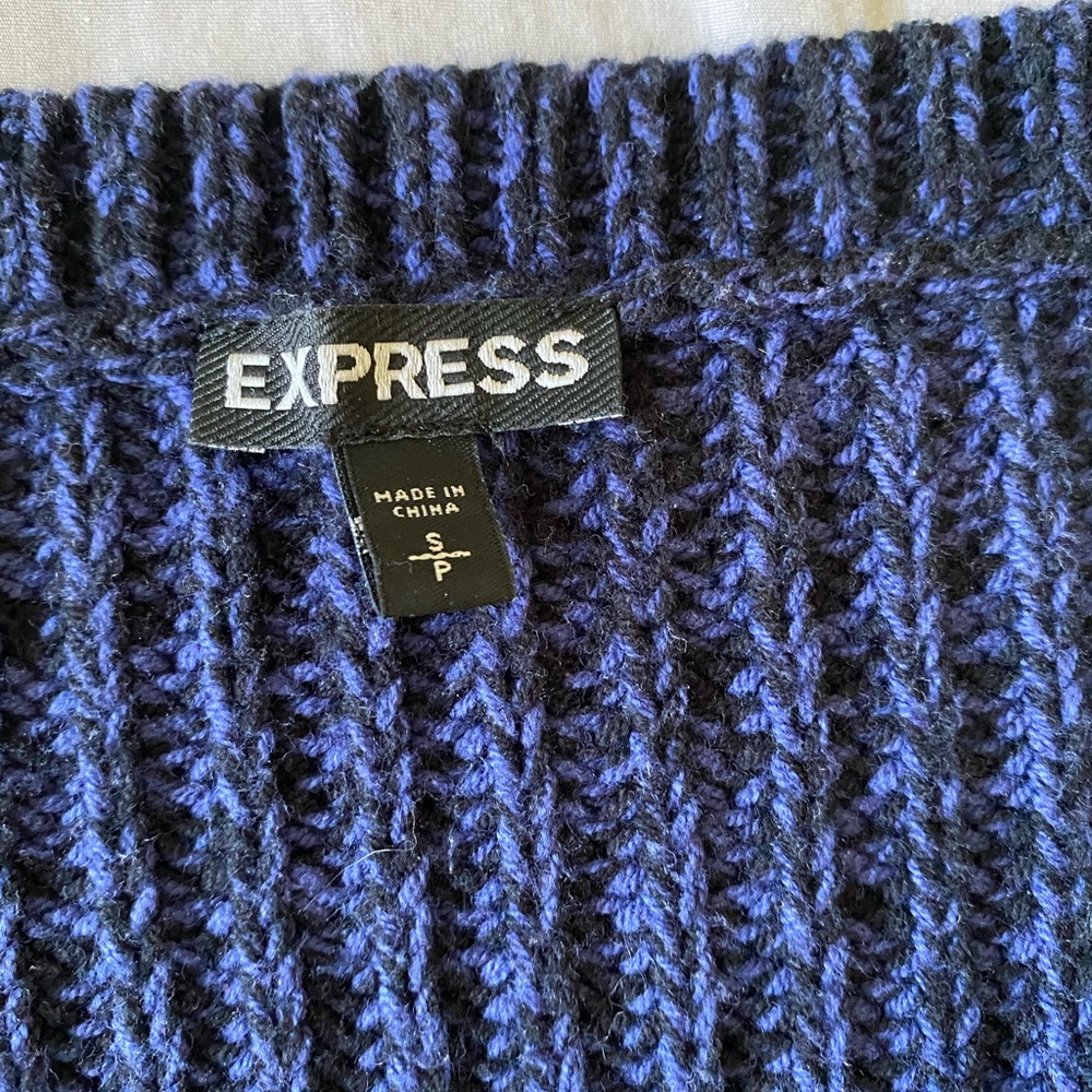 🌵Express Sweater 🌵 - Picture 2 of 3